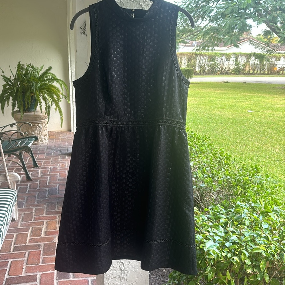 Lilly Pulitzer-12-sleeveless black dress- - Picture 3 of 9
